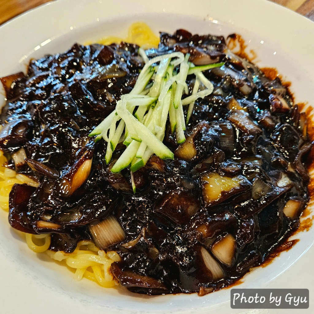 Classic Jjajangmyeon (짜장면)